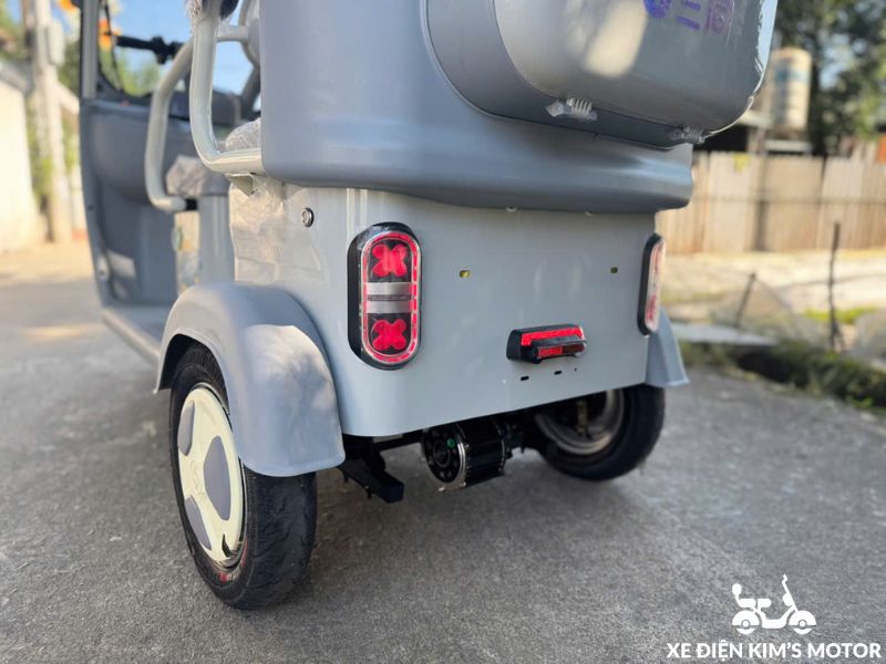 xe điện ba bánh Santong E400